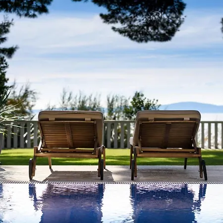 Meje Heated Pool, Jacuzzi, Sauna فيلة