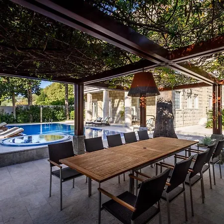 فيلة Meje Heated Pool, Jacuzzi, Sauna سبليت