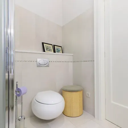 Meje Heated Pool, Jacuzzi, Sauna فيلة سبليت