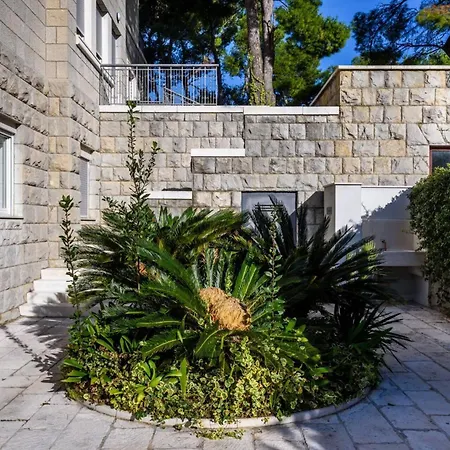 Meje Heated Pool, Jacuzzi, Sauna * سبليت