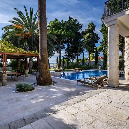 فيلة Meje Heated Pool, Jacuzzi, Sauna سبليت